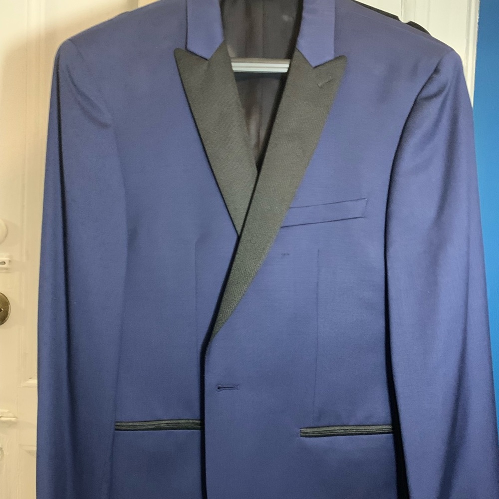 COPY - Tuxedo